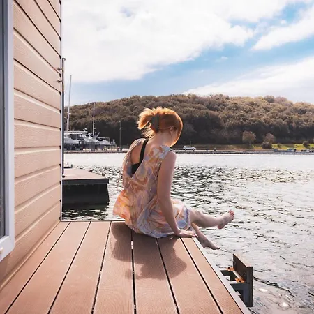 Hausboot Astrid - Floating House * Póla