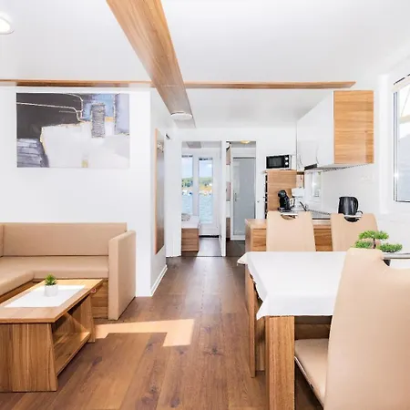 Hausboot Astrid - Floating House Apartment