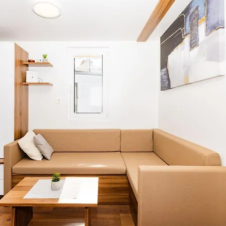 Hausboot Astrid - Floating House Apartment