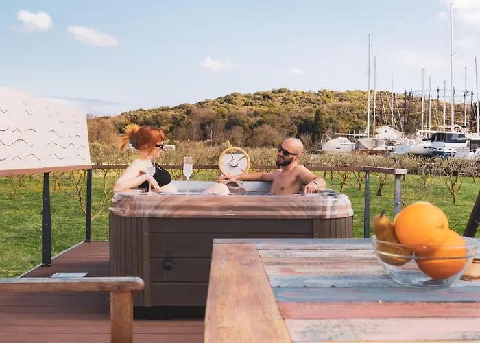 아파트 Hausboot Astrid - Floating House *