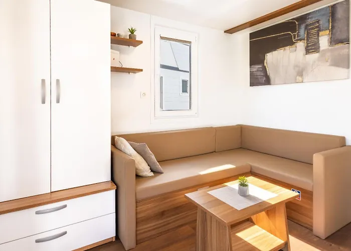 Hausboot Astrid - Floating House 풀라