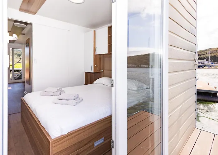 아파트 Hausboot Astrid - Floating House *