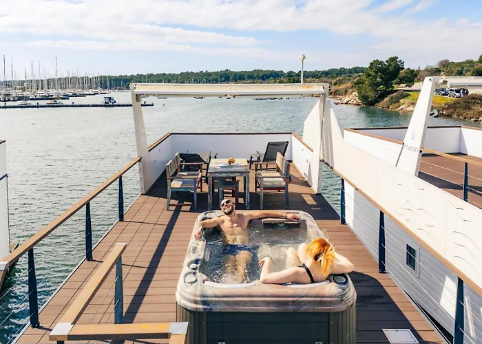 Hausboot Astrid - Floating House 아파트 *