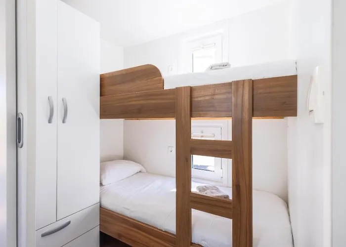 Hausboot Astrid - Floating House * Pula